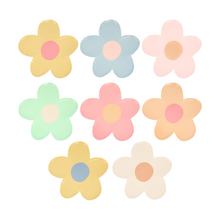 Daisy Shaped Plates - Ellie and Piper
