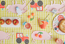 On the Farm Pig Paper Plates - Ellie and Piper